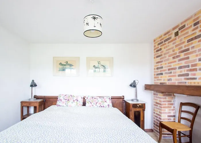 Beautiful Holiday Home With Private Garden