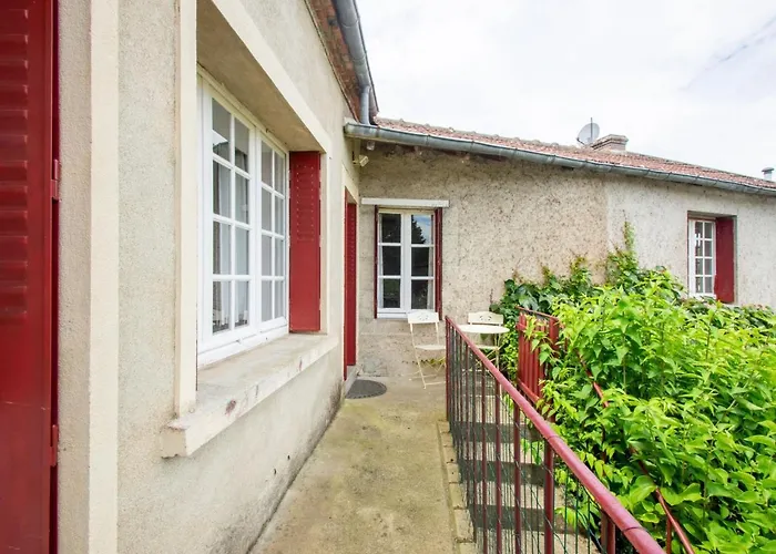 Beautiful Holiday Home With Private Garden